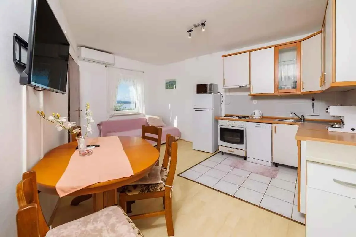 Apartment In Crikvenica 45904